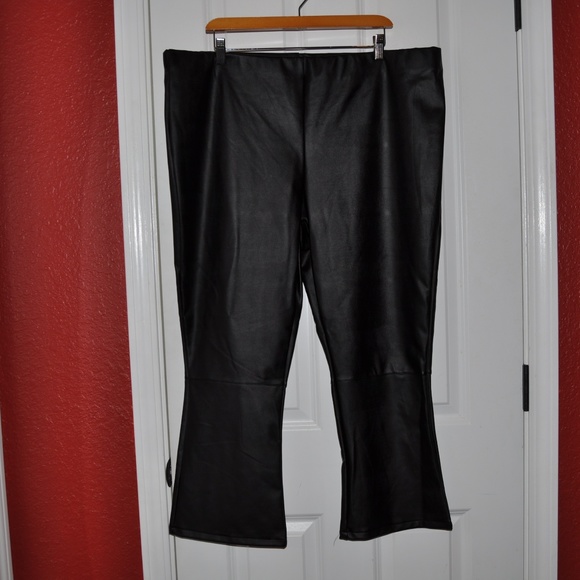 New WWW Black Faux Leather Crop Flare Pants [B6] - Picture 5 of 8